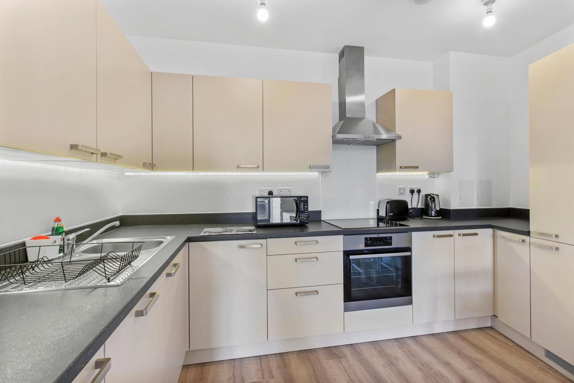 Centrally Located - Modern - 2Bed - 2Bath Apartment 런던 외부 사진