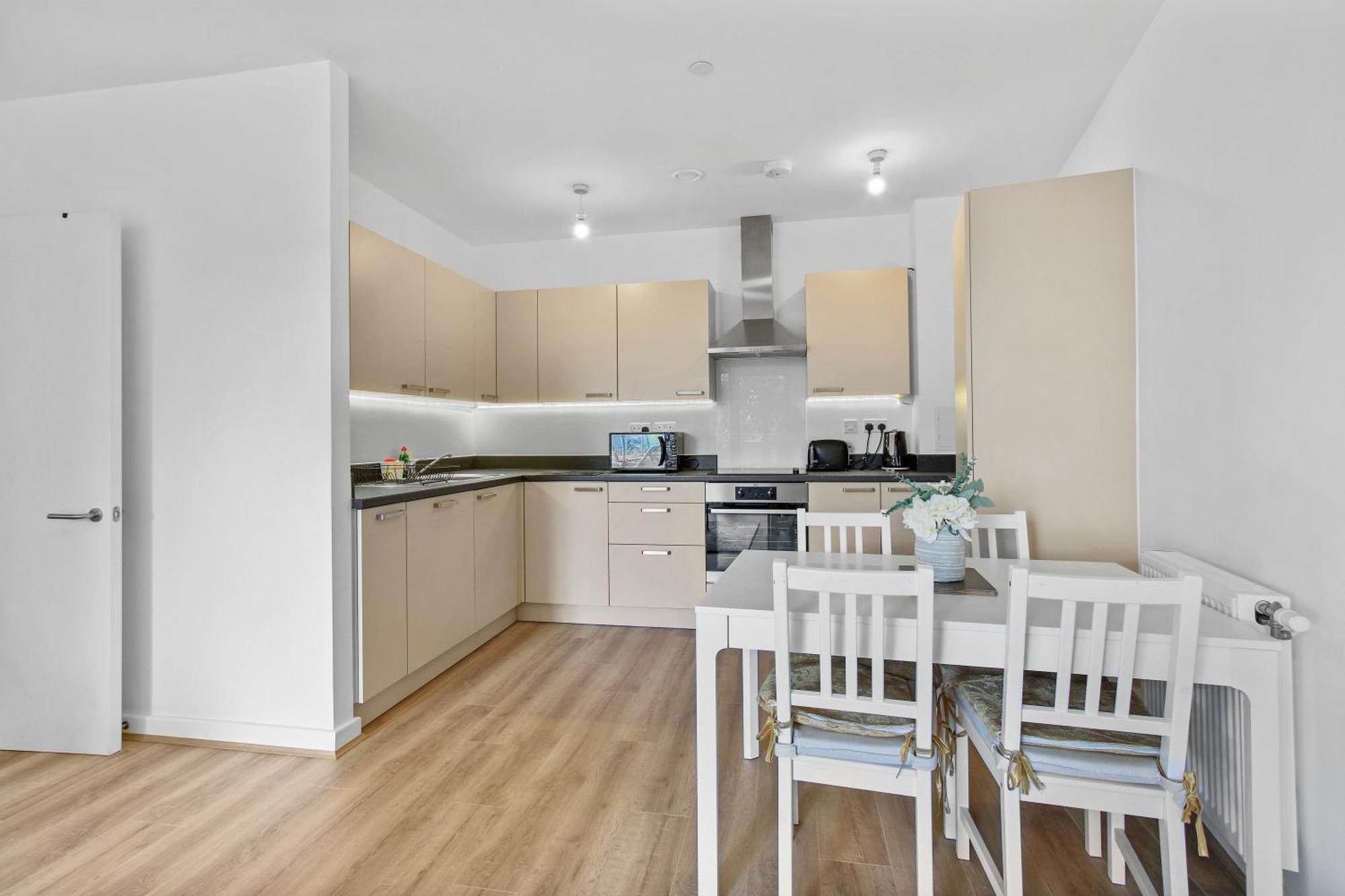 Centrally Located - Modern - 2Bed - 2Bath Apartment 런던 외부 사진