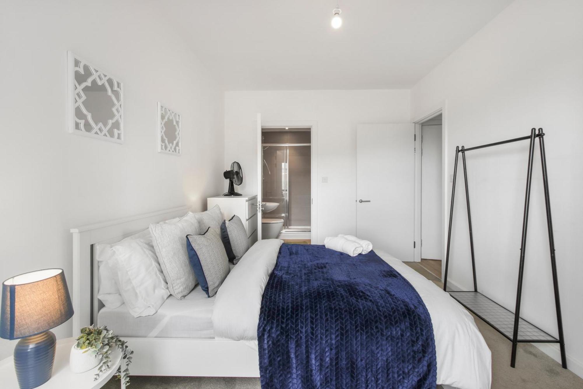 Centrally Located - Modern - 2Bed - 2Bath Apartment 런던 외부 사진