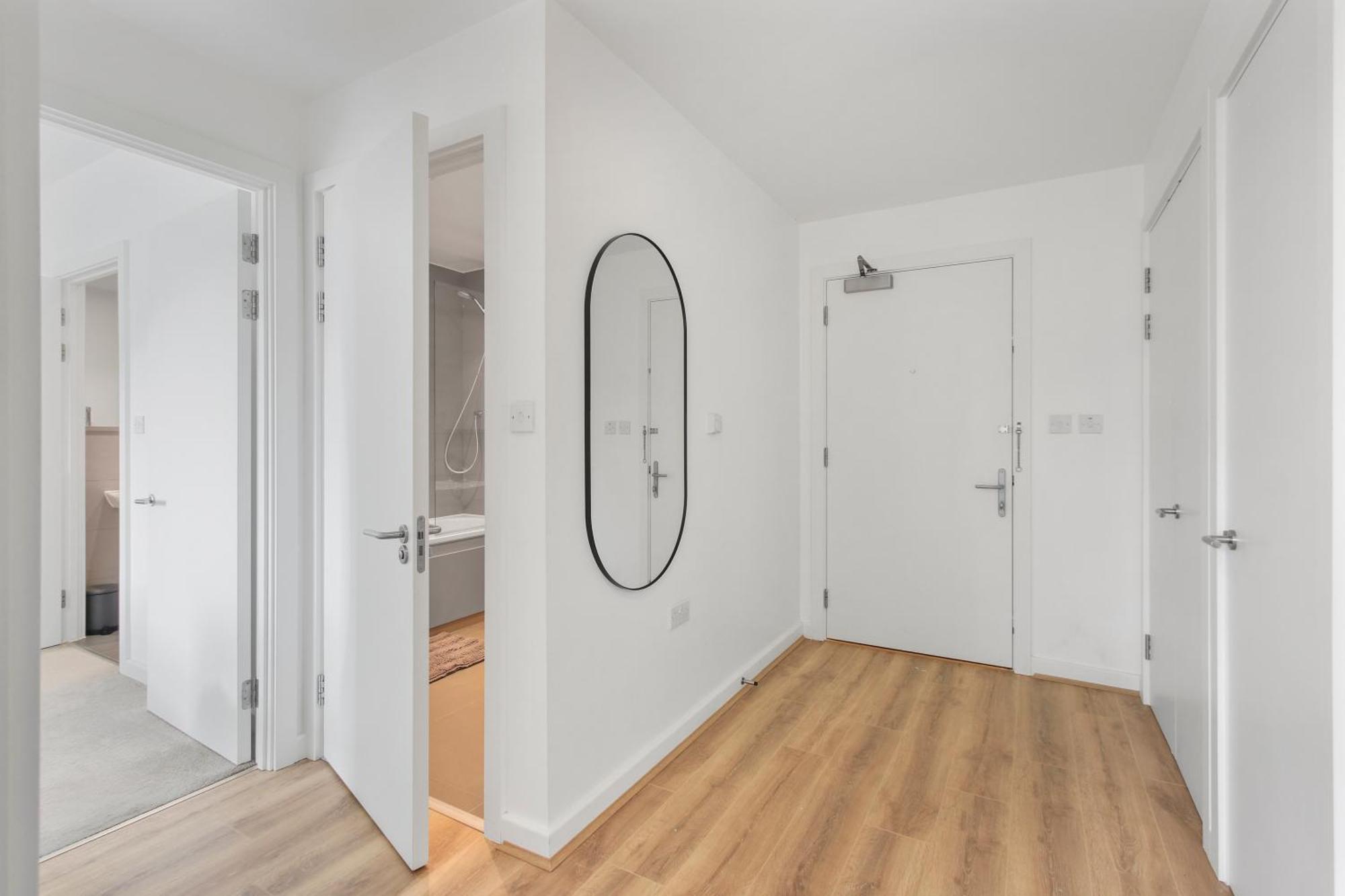 Centrally Located - Modern - 2Bed - 2Bath Apartment 런던 외부 사진