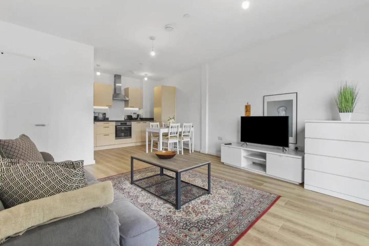 Centrally Located - Modern - 2Bed - 2Bath Apartment 런던 외부 사진