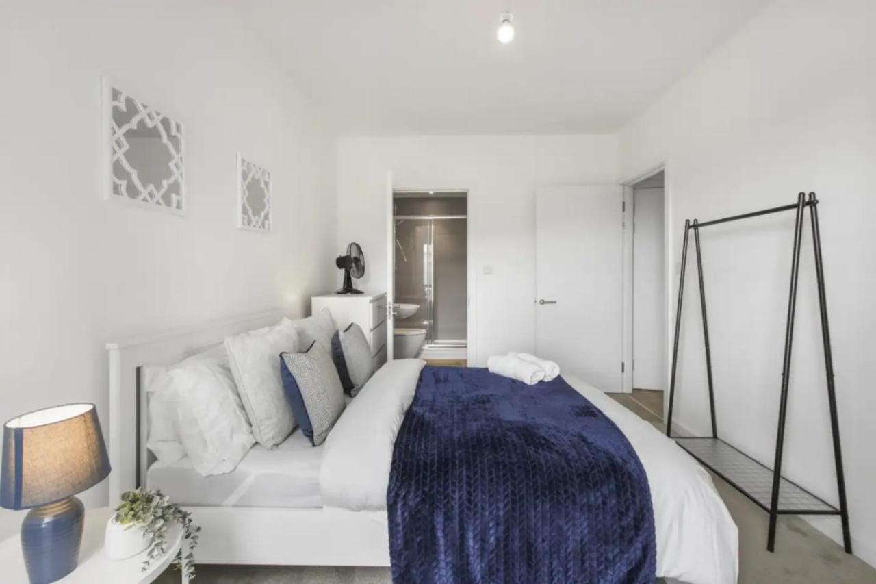 Centrally Located - Modern - 2Bed - 2Bath Apartment 런던 외부 사진