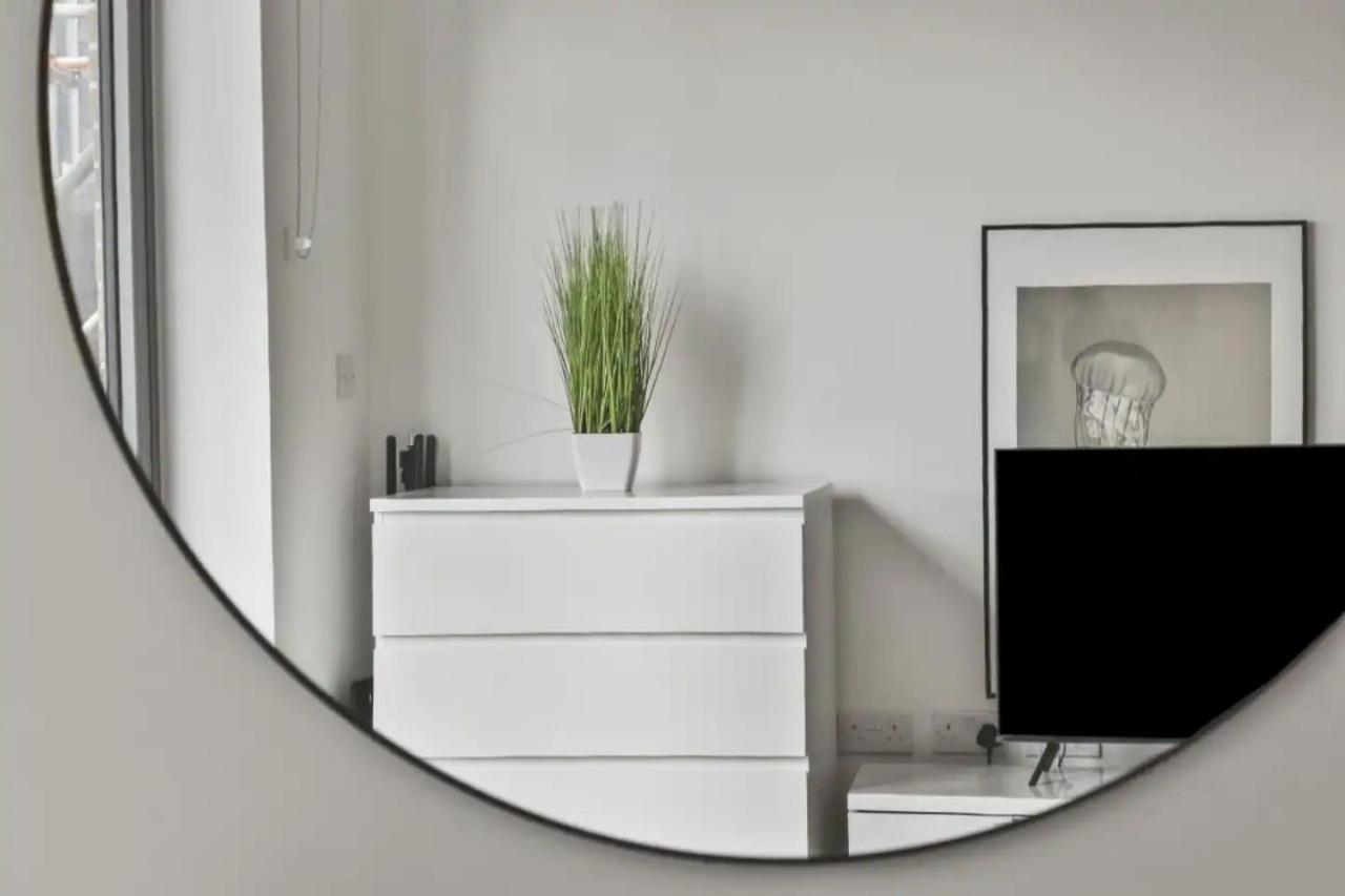 Centrally Located - Modern - 2Bed - 2Bath Apartment 런던 외부 사진