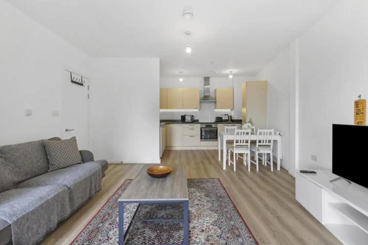Centrally Located - Modern - 2Bed - 2Bath Apartment 런던 외부 사진