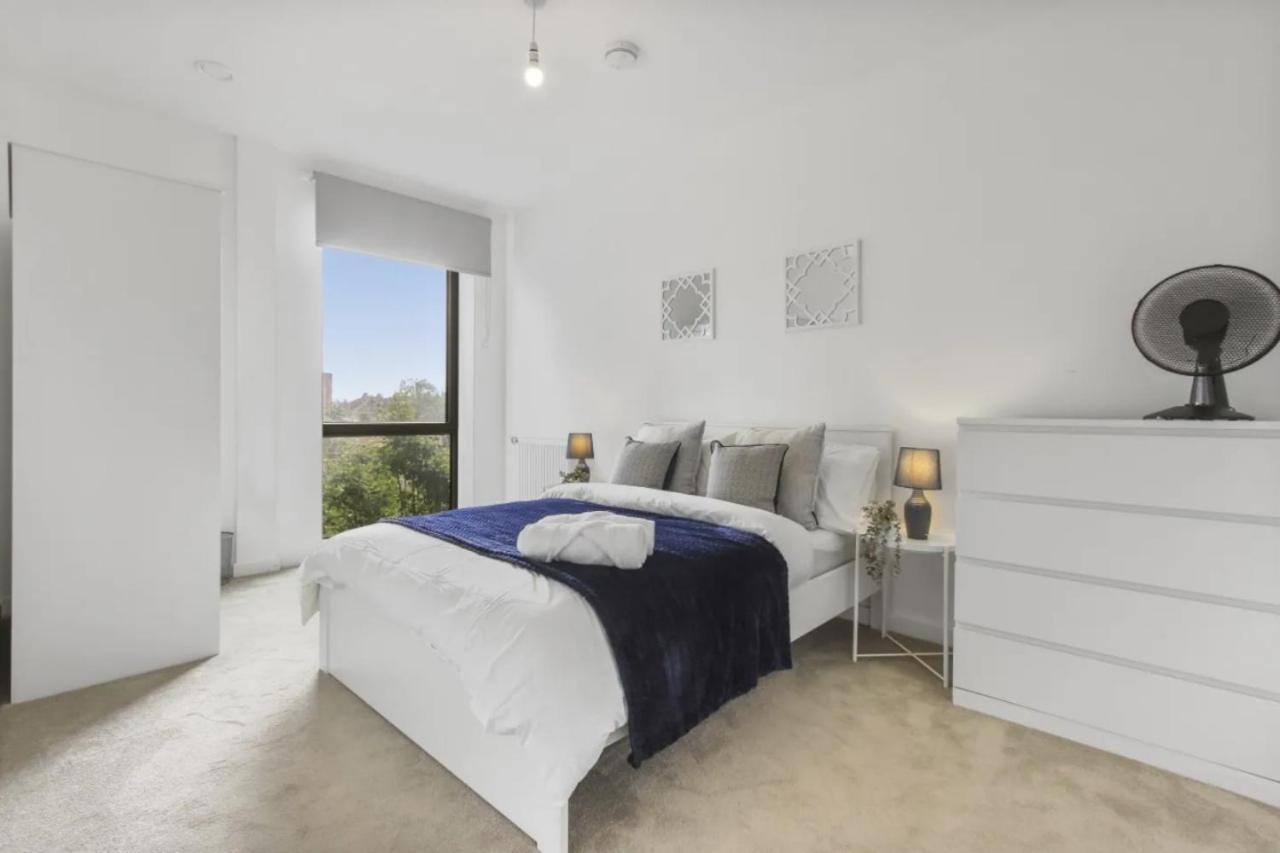 Centrally Located - Modern - 2Bed - 2Bath Apartment 런던 외부 사진