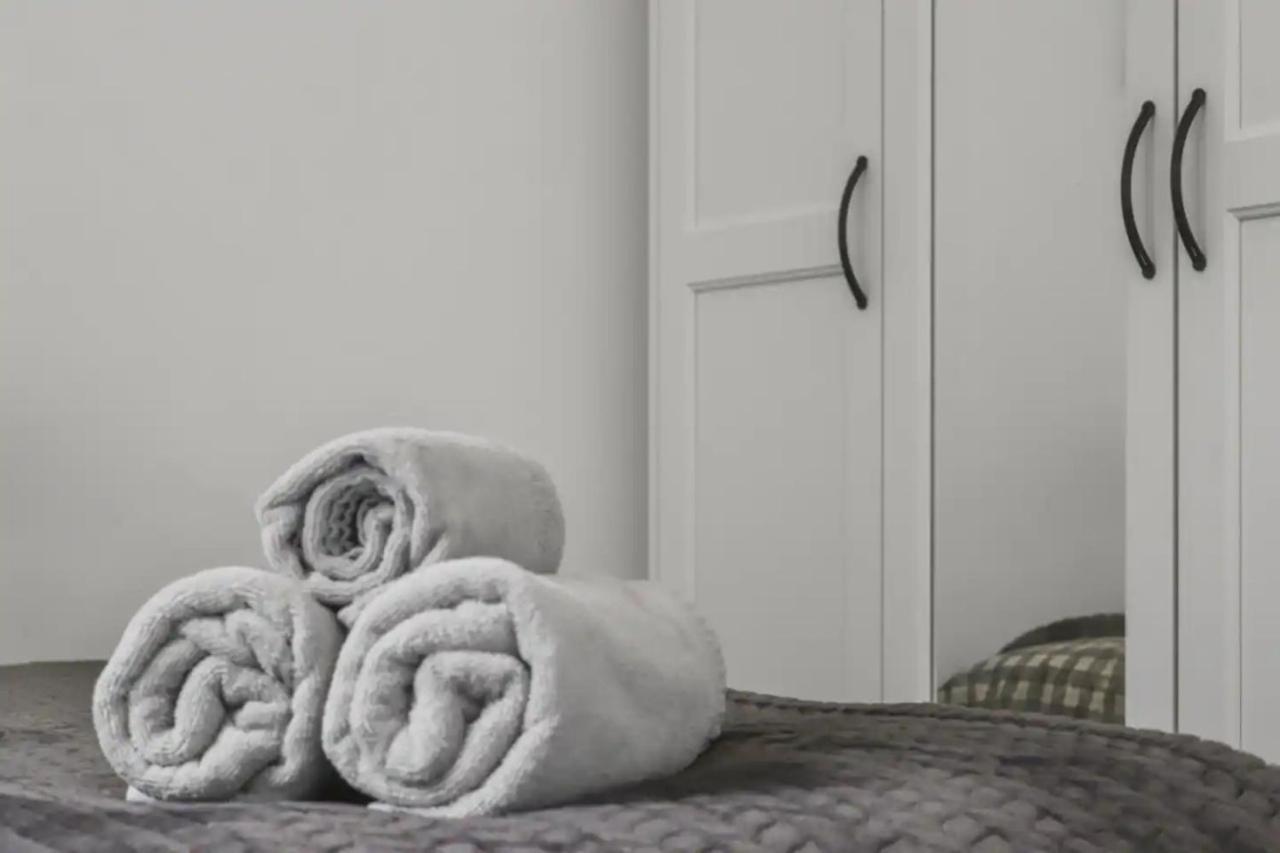 Centrally Located - Modern - 2Bed - 2Bath Apartment 런던 외부 사진