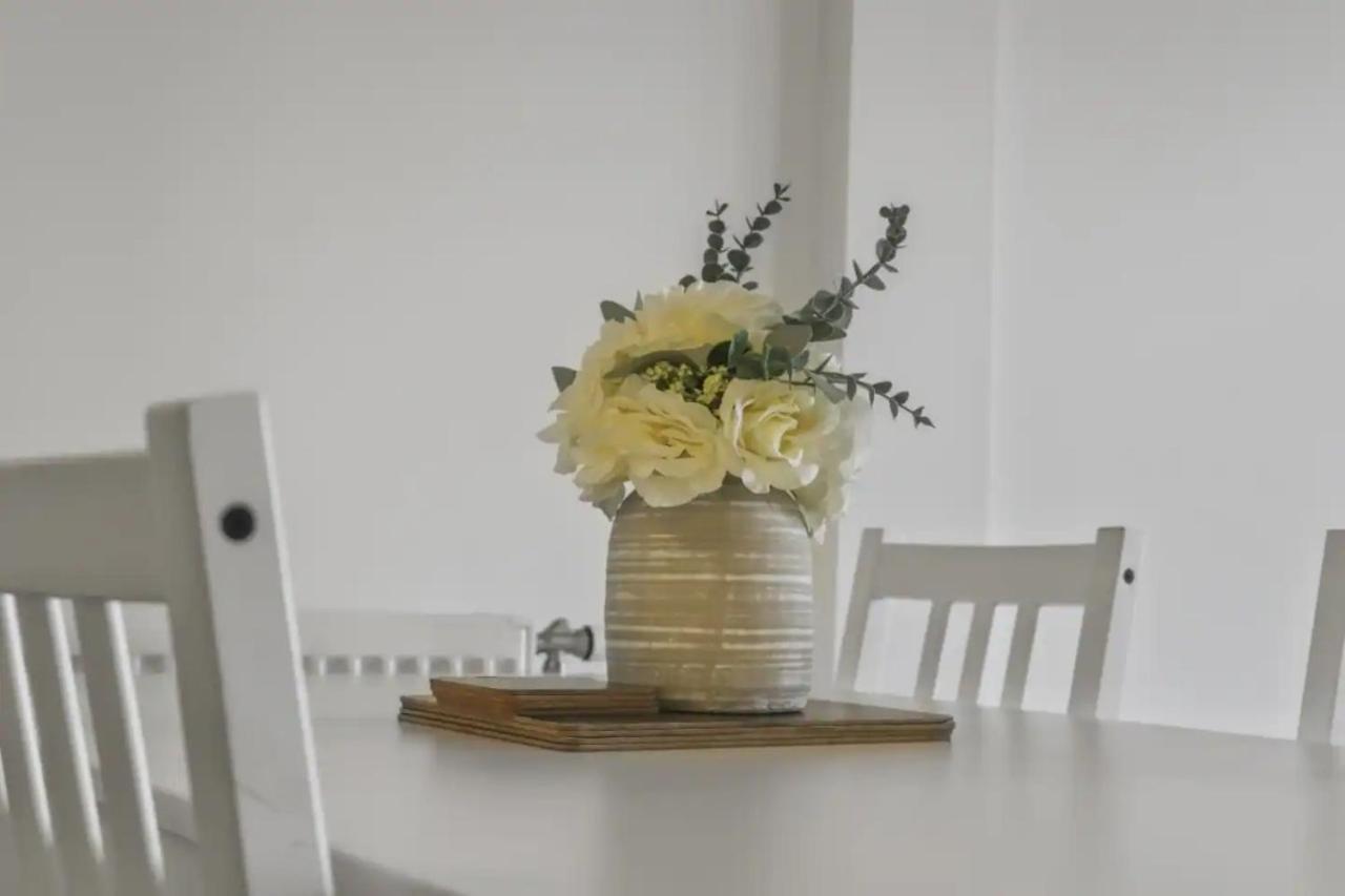 Centrally Located - Modern - 2Bed - 2Bath Apartment 런던 외부 사진